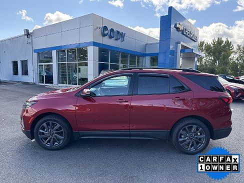 Certified 2022 Chevrolet Equinox RS w/ Infotainment Package image 2