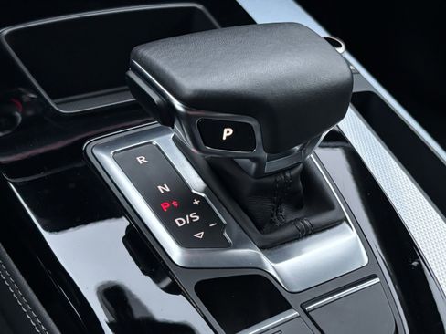 Used 2024 Audi Q5 2.0T Prestige w/ Prestige Package image 26