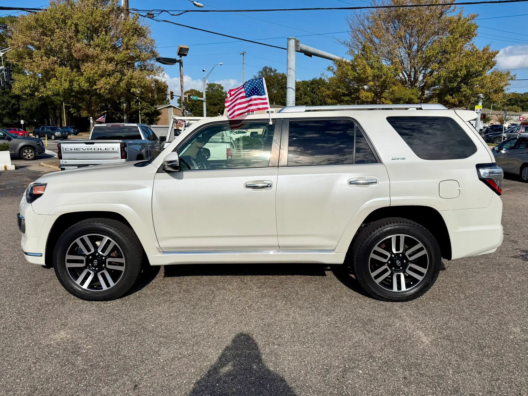Used 2014 Toyota 4Runner Limited AWD/4WD image 2