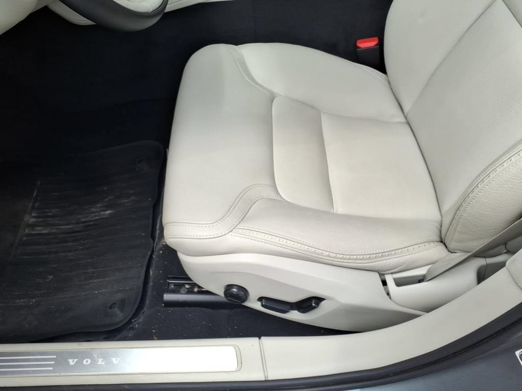 Used 2020 Volvo V90 T6 Cross Country AWD/4WD image 15