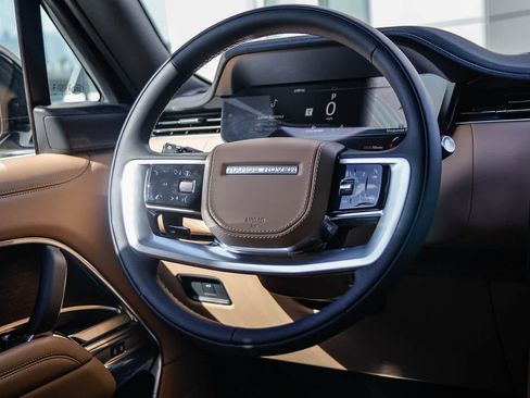 Certified 2026 Land Rover Range Rover SE AWD/4WD image 7