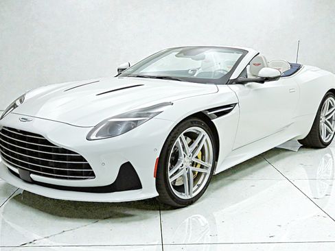 Used 2026 Aston Martin DB12 Convertible RWD image 2