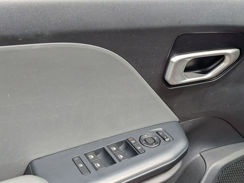 Used 2025 Kia K4 LXS image 13