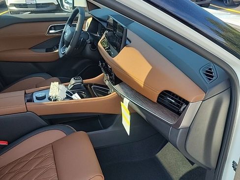 New 2026 Nissan Rogue Platinum image 32