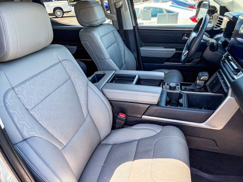 Used 2024 Toyota Tundra Limited AWD/4WD image 15