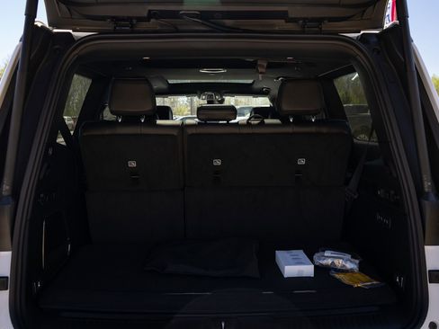 New 2026 Jeep Grand Wagoneer Limited AWD/4WD image 9