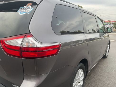 Used 2015 Toyota Sienna AWD image 8
