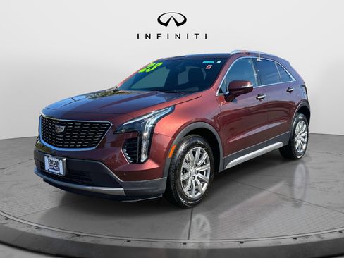 Used 2023 Cadillac XT4 Premium Luxury image 2