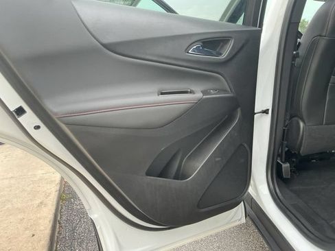 Used 2022 Chevrolet Equinox RS w/ Infotainment Package FWD image 27