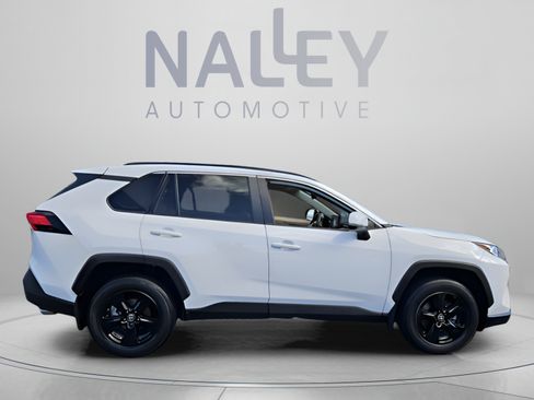 Certified 2021 Toyota RAV4 XLE w/ Convenience Package FWD image 6