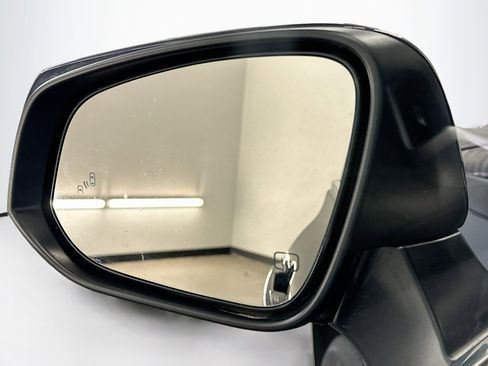 Used 2022 Toyota Highlander XLE image 16