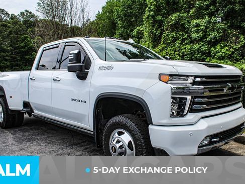 Used 2022 Chevrolet Silverado 3500 High Country w/ Technology Package AWD/4WD image 4