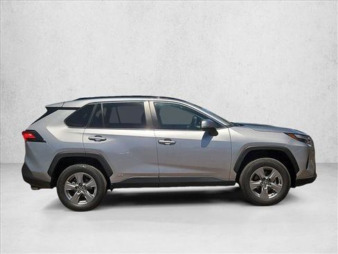 Used 2025 Toyota RAV4 XLE AWD/4WD image 4