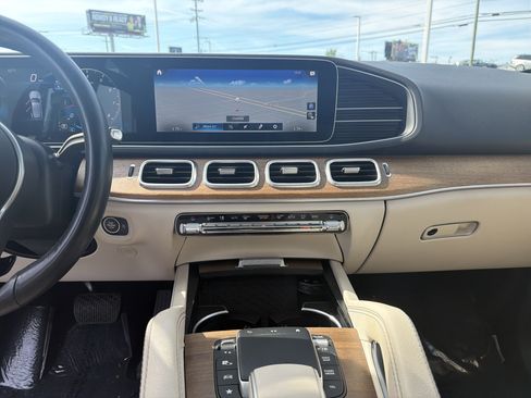 Used 2023 Mercedes-Benz GLE 350 4MATIC w/ 3rd Row Seat Package image 31