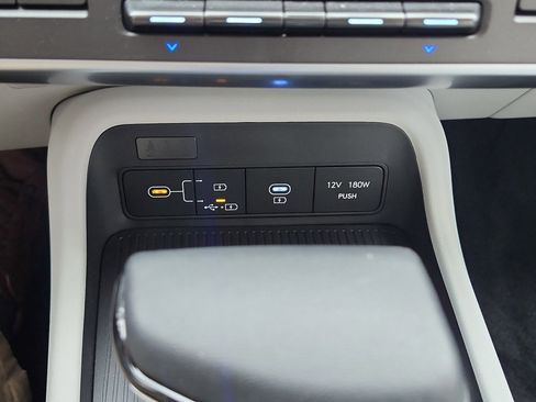 Used 2025 Hyundai Kona SEL image 19