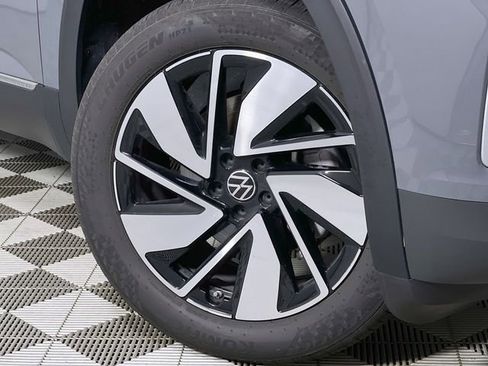 Used 2025 Volkswagen Atlas SEL image 10