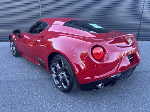 Used 2015 Alfa Romeo 4C Coupe w/ Leather Interior Group image 3