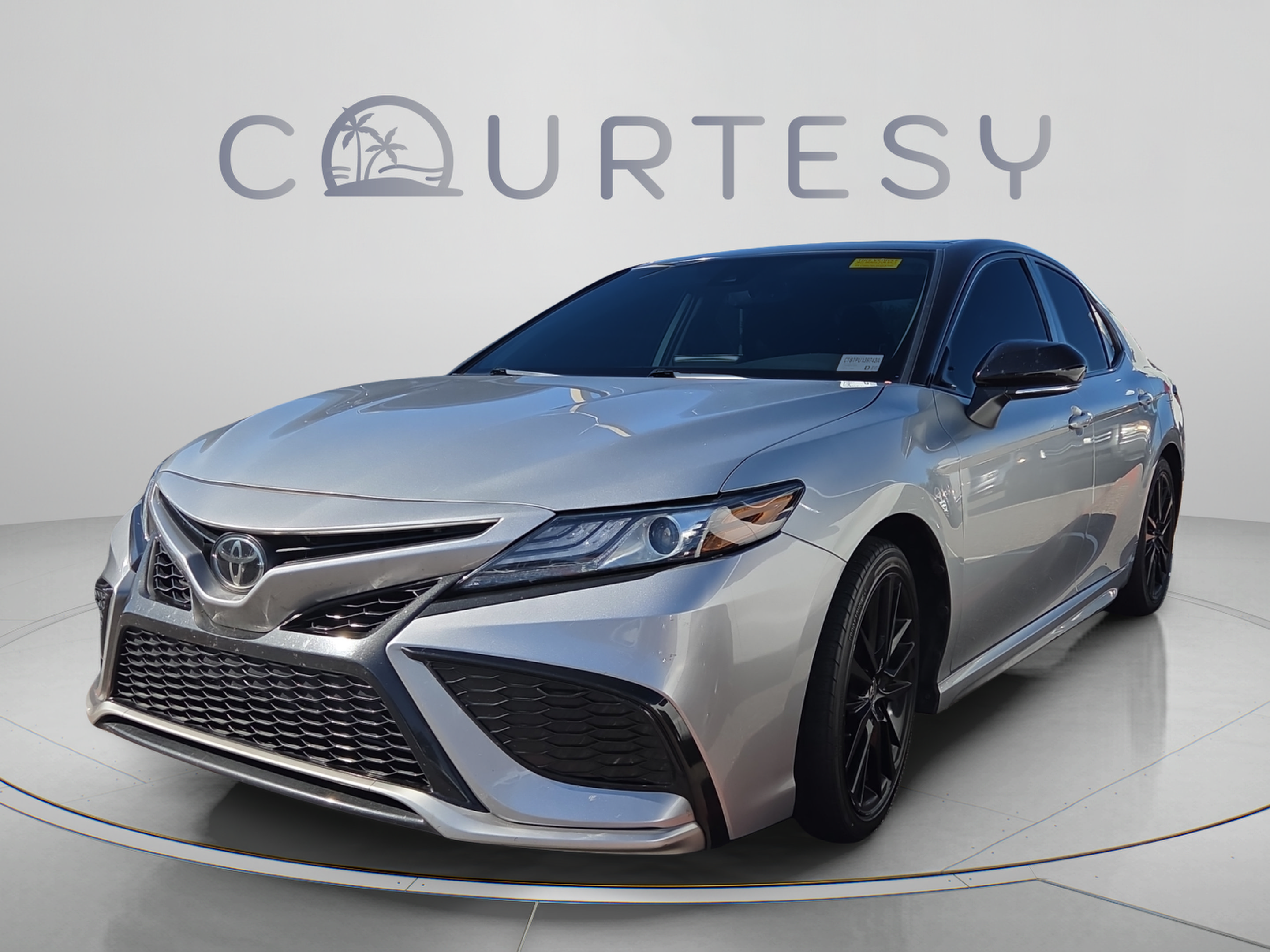 Used 2023 Toyota Camry XSE FWD image 1
