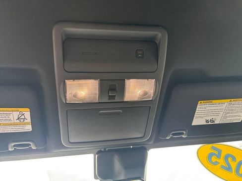 Used 2025 Nissan Frontier PRO-4X AWD/4WD image 33