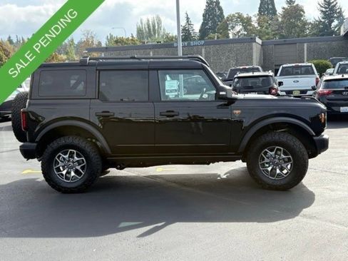 New 2025 Ford Bronco Badlands image 4