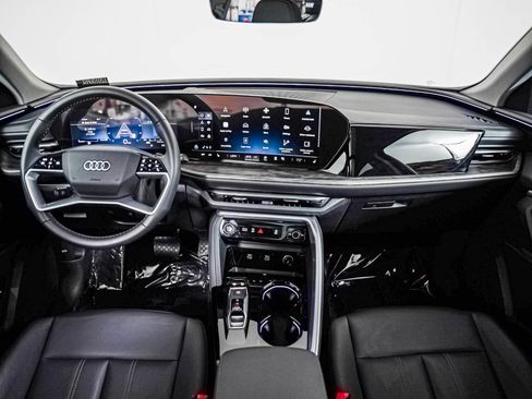 Certified 2025 Audi Q5 Premium w/ Convenience Package AWD/4WD image 9