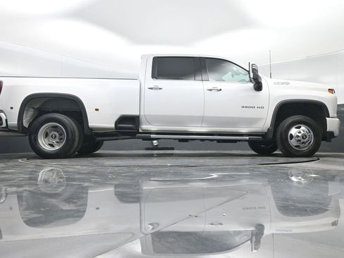Used 2023 Chevrolet Silverado 3500 High Country image 37