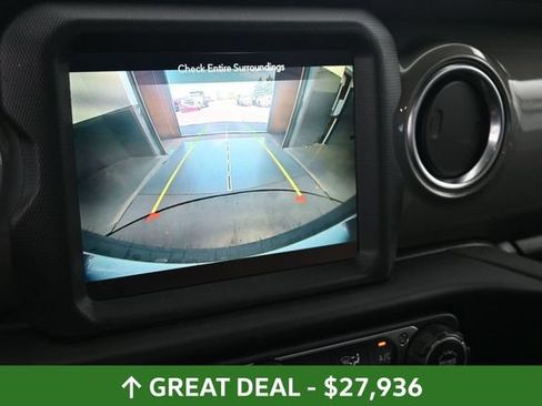 Used 2023 Jeep Wrangler Unlimited Sahara AWD/4WD image 30