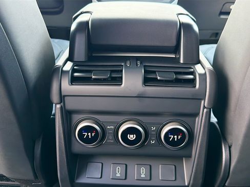 New 2026 Land Rover Defender 110 X-Dynamic SE AWD/4WD image 18