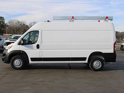 Used 2024 RAM ProMaster 2500 w/ Convenience Group image 6