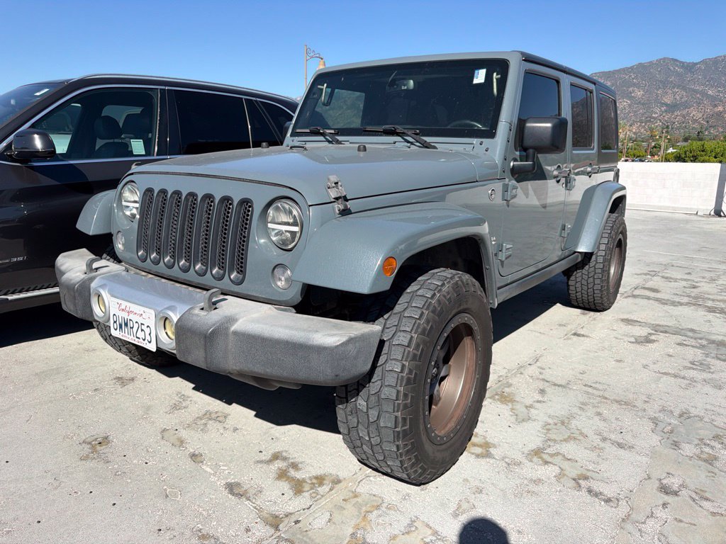 Used 2015 Jeep Wrangler Unlimited Sahara AWD/4WD image 3