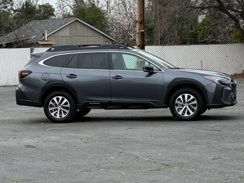 Used 2025 Subaru Outback Premium image 3