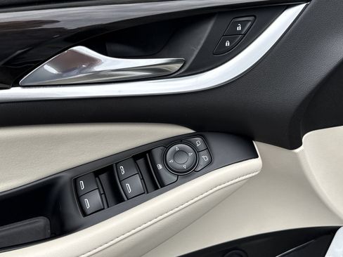 Used 2024 Buick Enclave Essence w/ Technology Package FWD image 15
