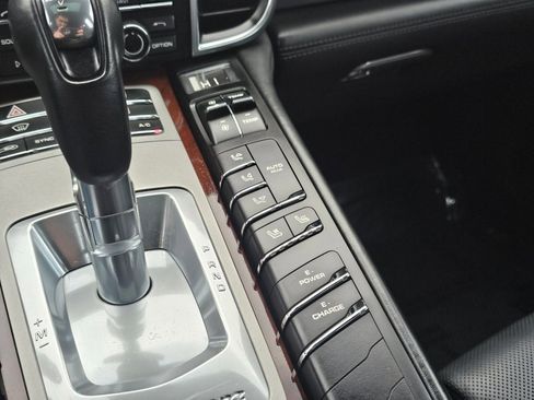 Used 2014 Porsche Panamera S image 15