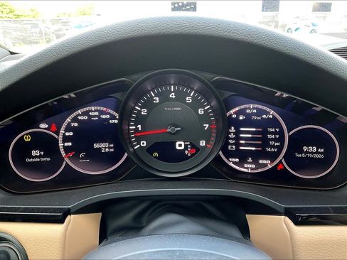 Used 2022 Porsche Cayenne AWD/4WD image 13