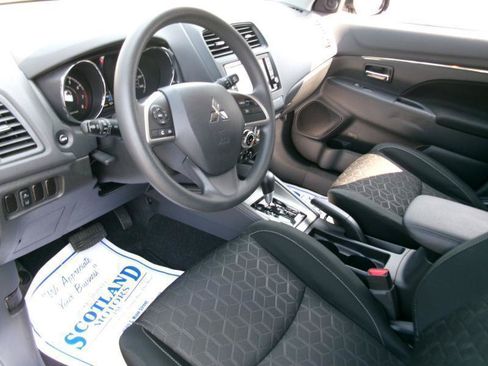 Used 2025 Mitsubishi Outlander Sport ES AWD/4WD image 12