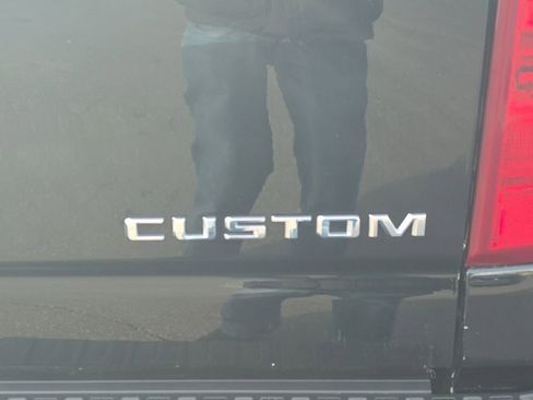 Used 2022 Chevrolet Silverado 2500 Custom w/ Infotainment Package AWD/4WD image 8