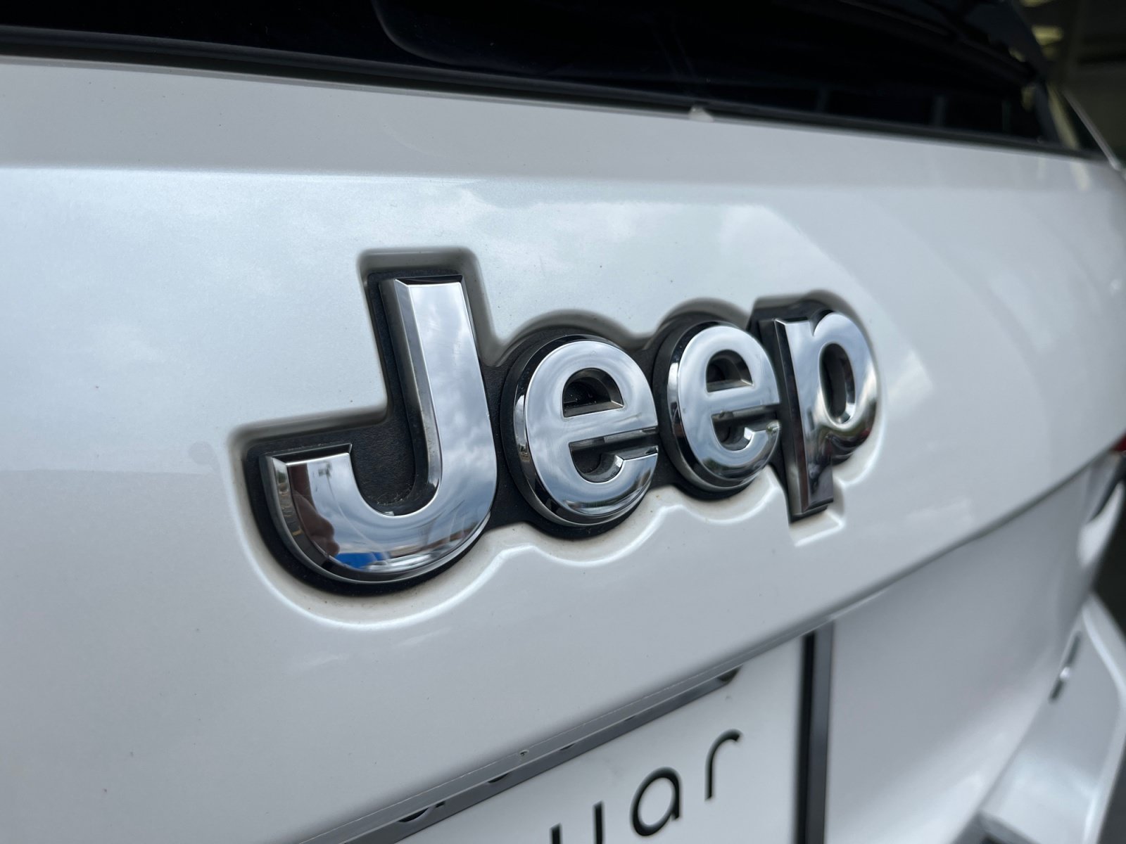 Used 2017 Jeep Grand Cherokee Overland AWD/4WD image 22