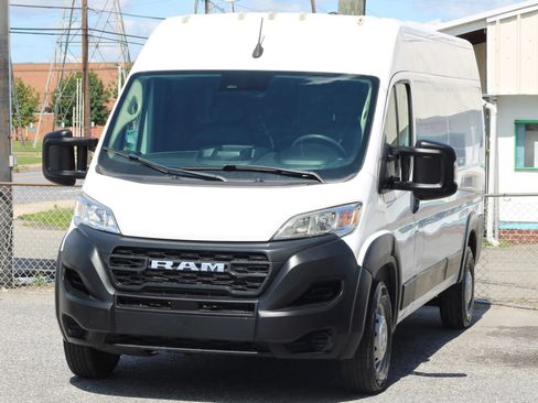 Used 2023 RAM ProMaster 2500 FWD image 3