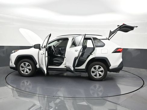 Used 2020 Toyota RAV4 LE FWD image 33