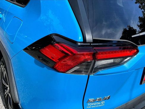 Used 2021 Toyota RAV4 LE FWD image 20