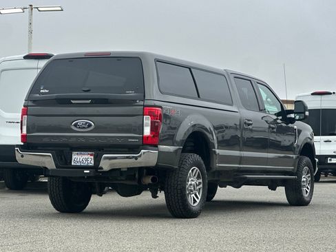 Used 2017 Ford F250 Lariat w/ Lariat Value Package AWD/4WD image 4