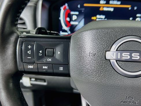 Used 2025 Nissan Rogue SL w/ SL Premium Package FWD image 18