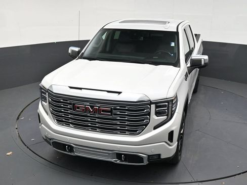 Used 2023 GMC Sierra 1500 Denali w/ Denali Carbonpro Edition AWD/4WD image 19
