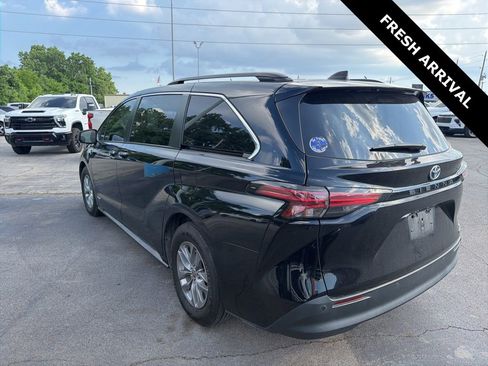 Used 2021 Toyota Sienna XLE FWD image 7