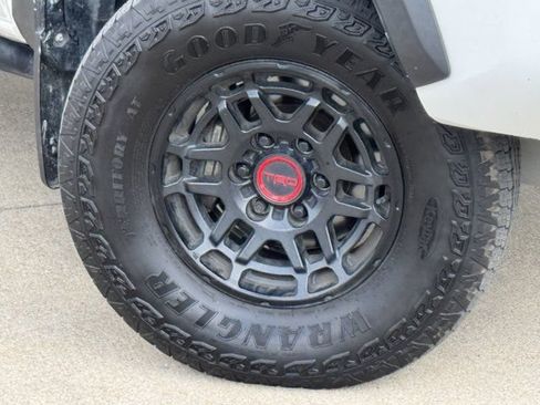 Used 2022 Toyota Tacoma TRD Pro AWD/4WD image 33