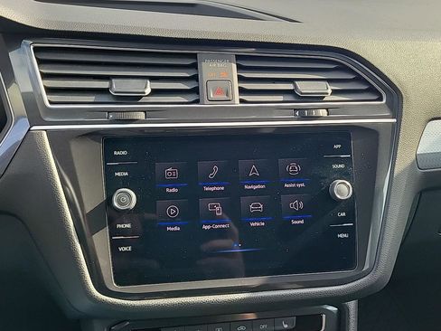 Used 2024 Volkswagen Tiguan S image 24