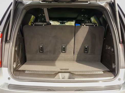 Used 2024 GMC Yukon Denali w/ Advanced Technology Package image 12