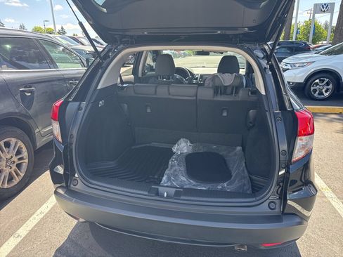 Used 2022 Honda HR-V EX image 12