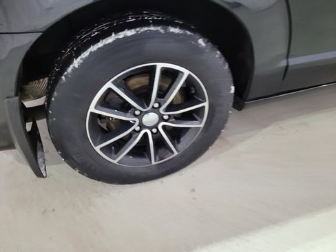 Used 2019 Dodge Grand Caravan SE image 23