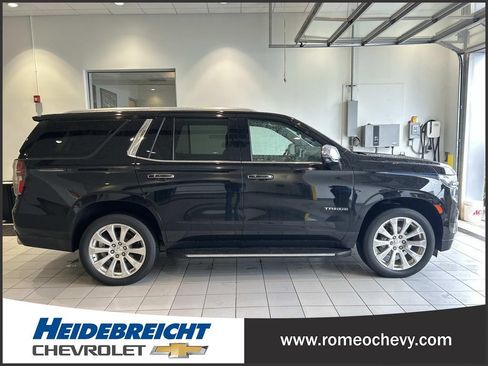 Used 2021 Chevrolet Tahoe Premier w/ Premium Package AWD/4WD image 2